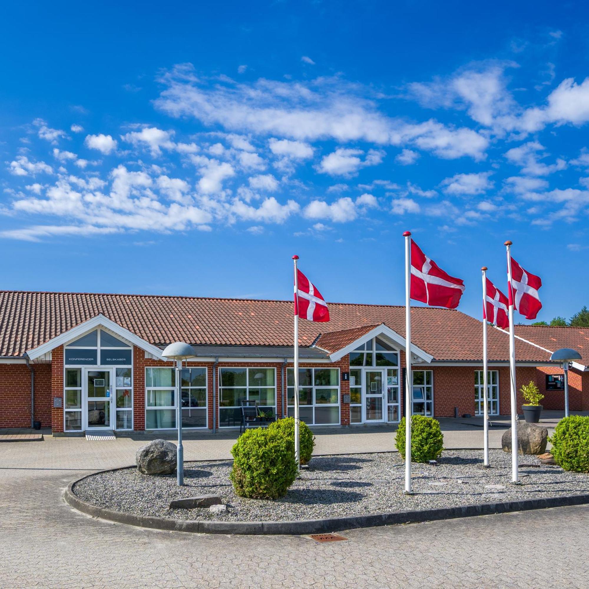 Hotel Hedemarken Гриннстед Экстерьер фото