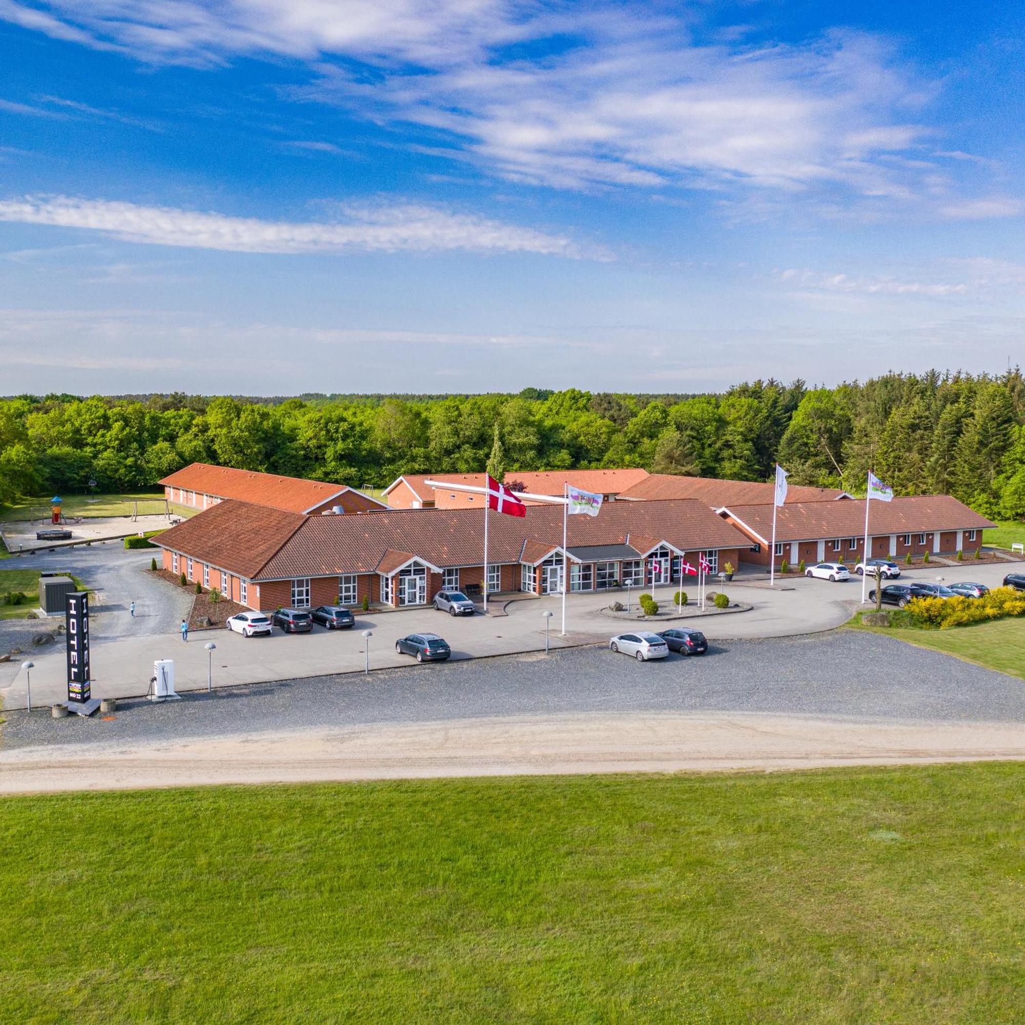Hotel Hedemarken Гриннстед Экстерьер фото